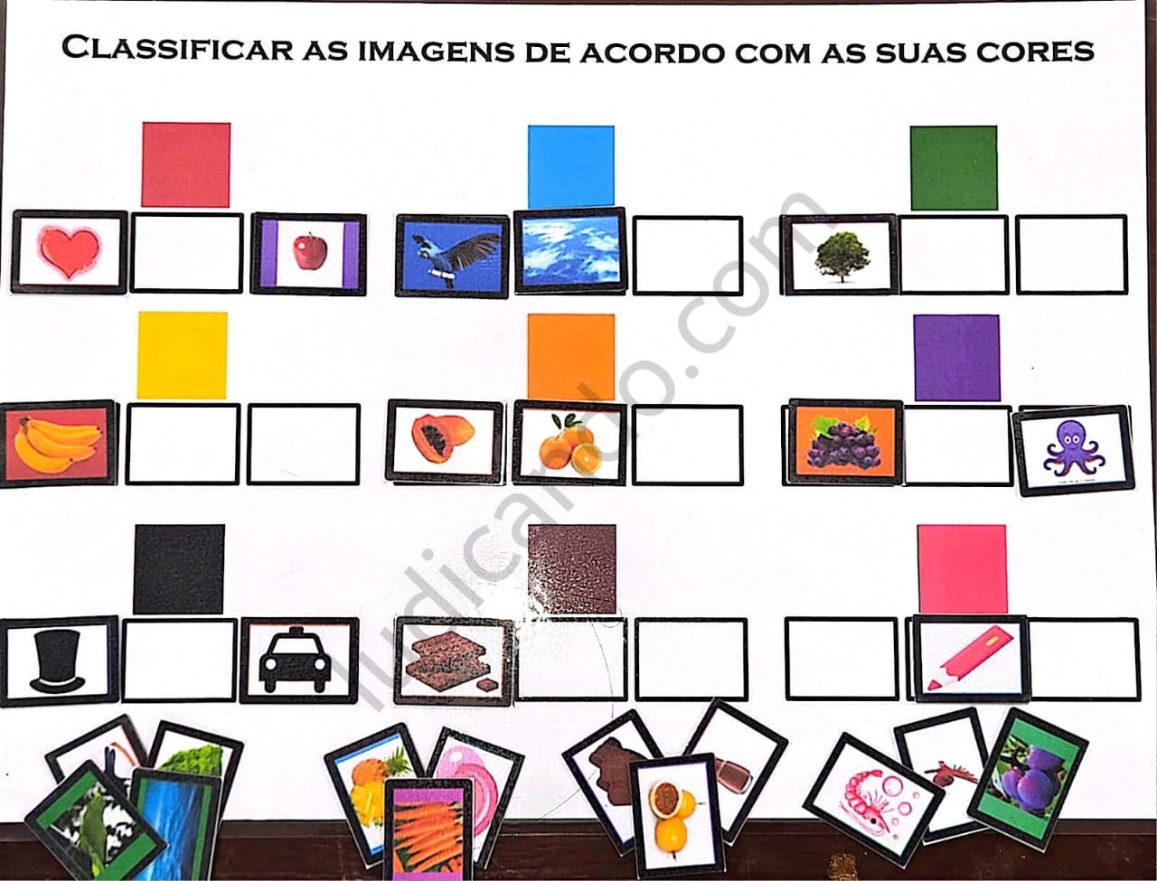 Classificar por Cor: Jogo de Lógica e Reconhecimento de Padrões